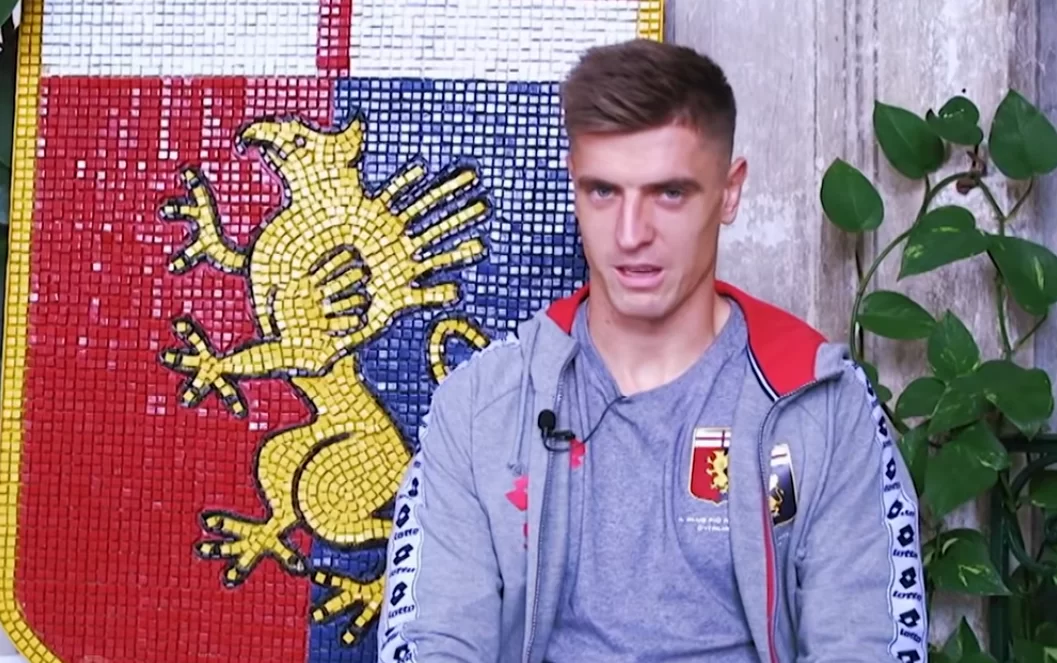 Piatek falso 19. Leonardo custodisce il numero 9