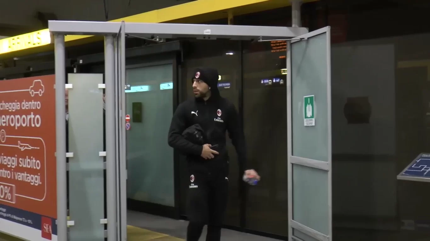 SM VIDEO/ L’arrivo dei rossoneri a Malpensa