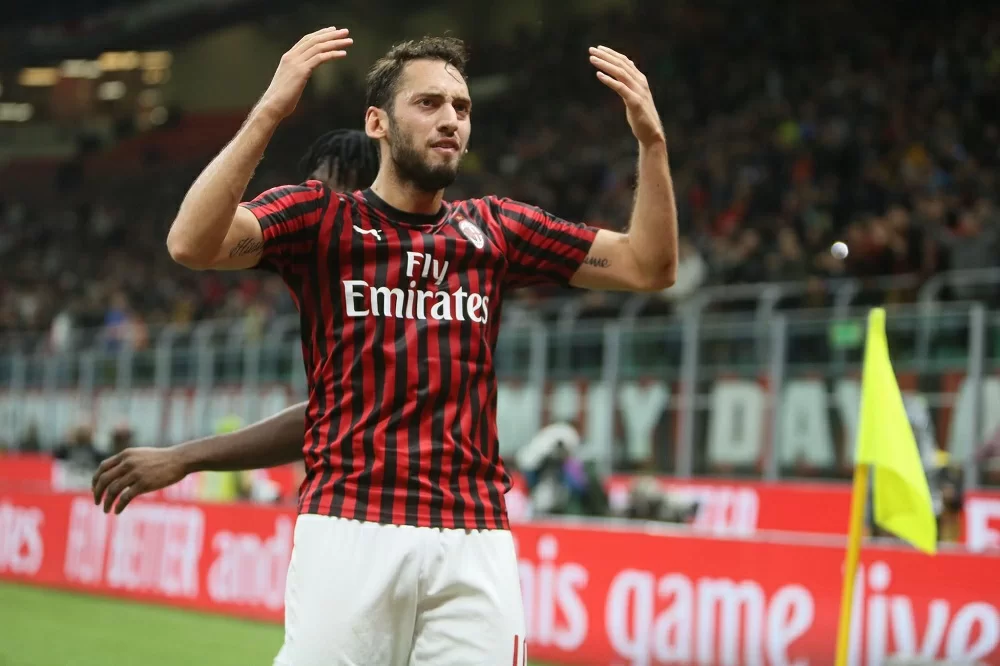 Milan, Calhanoglu è il secondo centrocampista per tiri in Serie A. I numeri