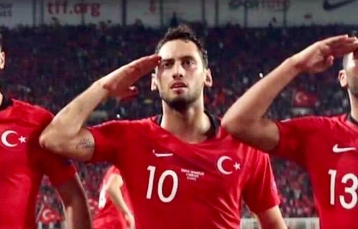 Li armiamo, ma ci indigniamo