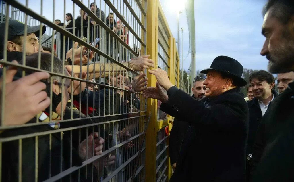 Berlusconi: “Milan-Monza? Probabile non indosserò nessuna sciarpa”