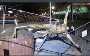 Lo scultore Peter Linde: “Portate la statua di Ibra a Milano”