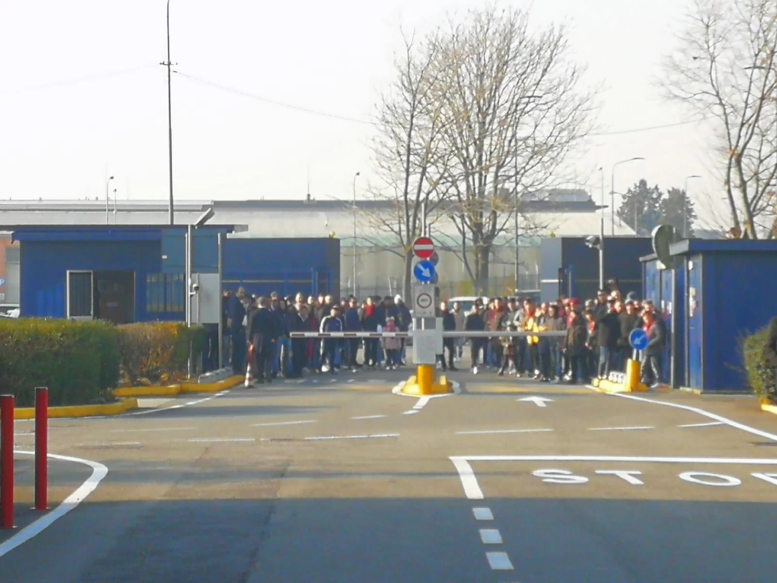 SM – Linate, cresce il numero di tifosi presenti. Boban in attesa di Ibra