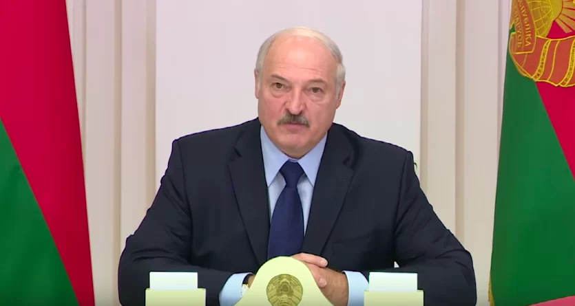 Bielorussia, campionato a porte aperte. Il presidente Lukashenko: “Bere vodka, fare la sauna e lavorare per uccidere il virus”