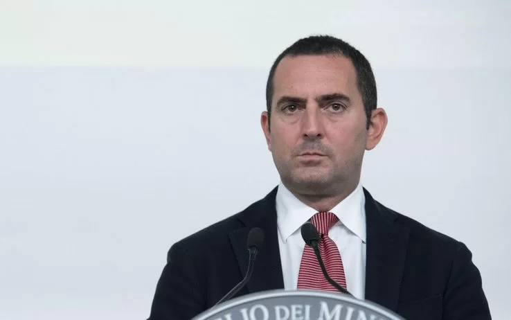 Ministro Spadafora: “La FIGC mi ha confermato l’esistenza di un piano B e un piano C qualora si dovesse fermare di nuovo il campionato”