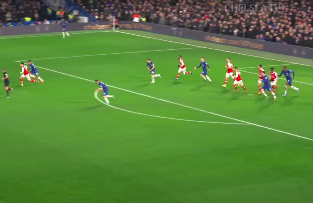 Coronavirus, epidemiologo avverte: “Premier League a porte chiuse per 2 anni”