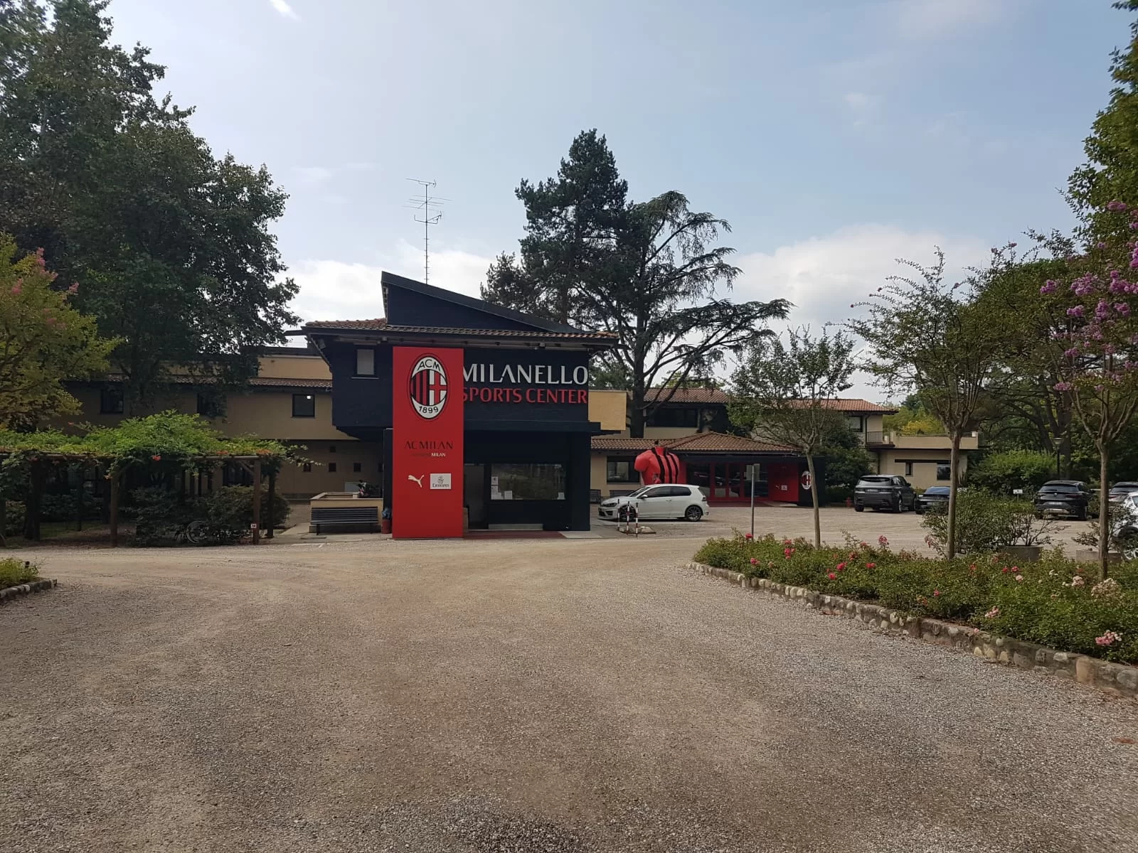 Milanello – Oggi allenamento pomeridiano, attesi Donnarumma e Diaz