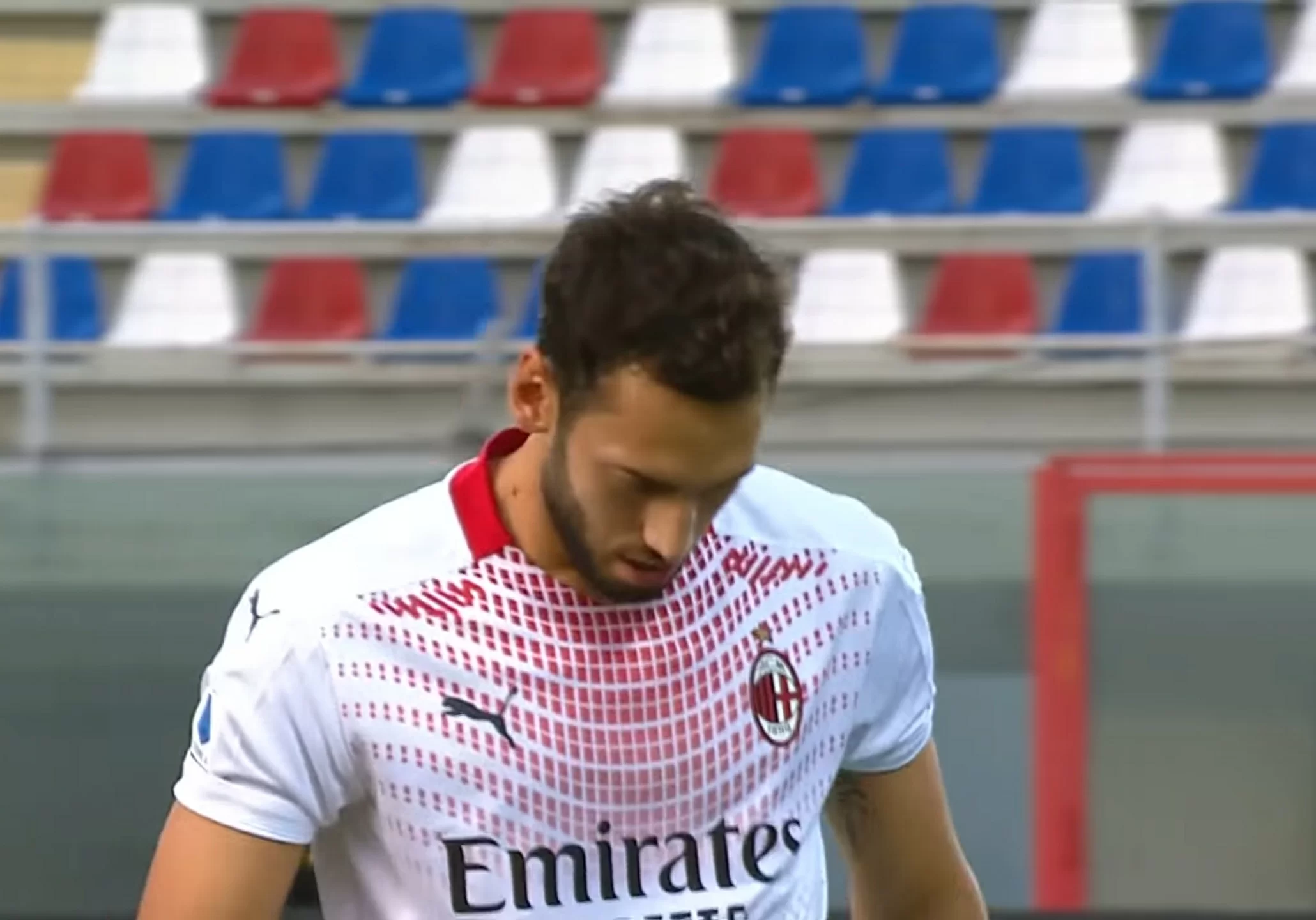 Rinnovo Calhanoglu, si complica l’operazione