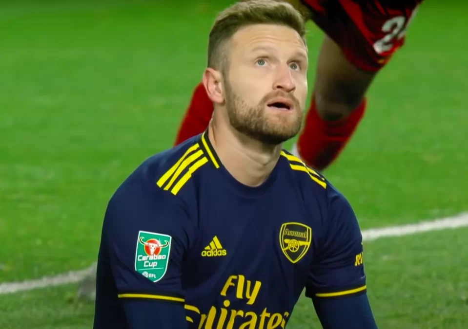 Milan, nome nuovo per la difesa: piace Mustafi dell’Arsenal