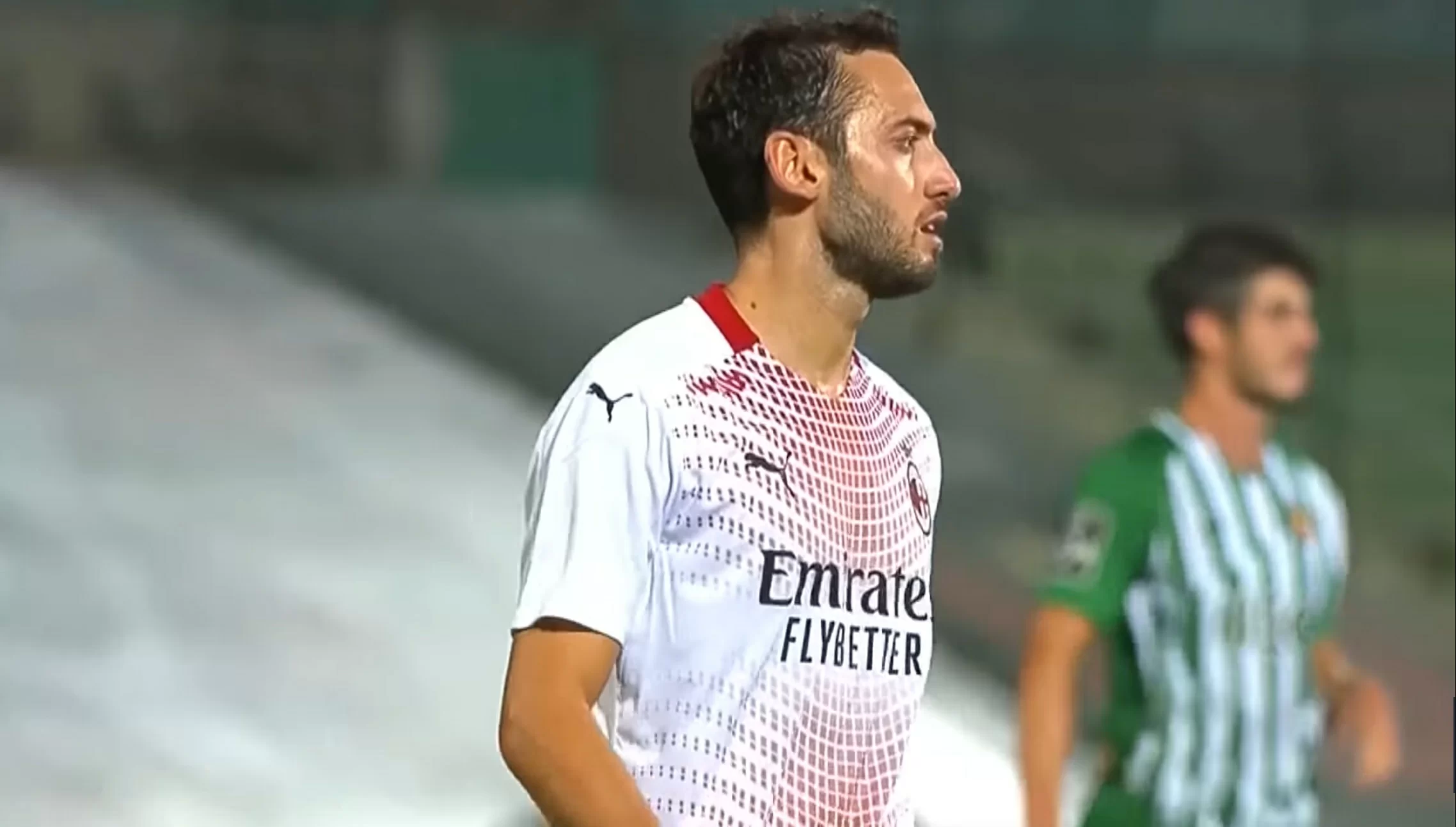 CdS – Calhanoglu stringe i denti: contro la Roma vuole esserci