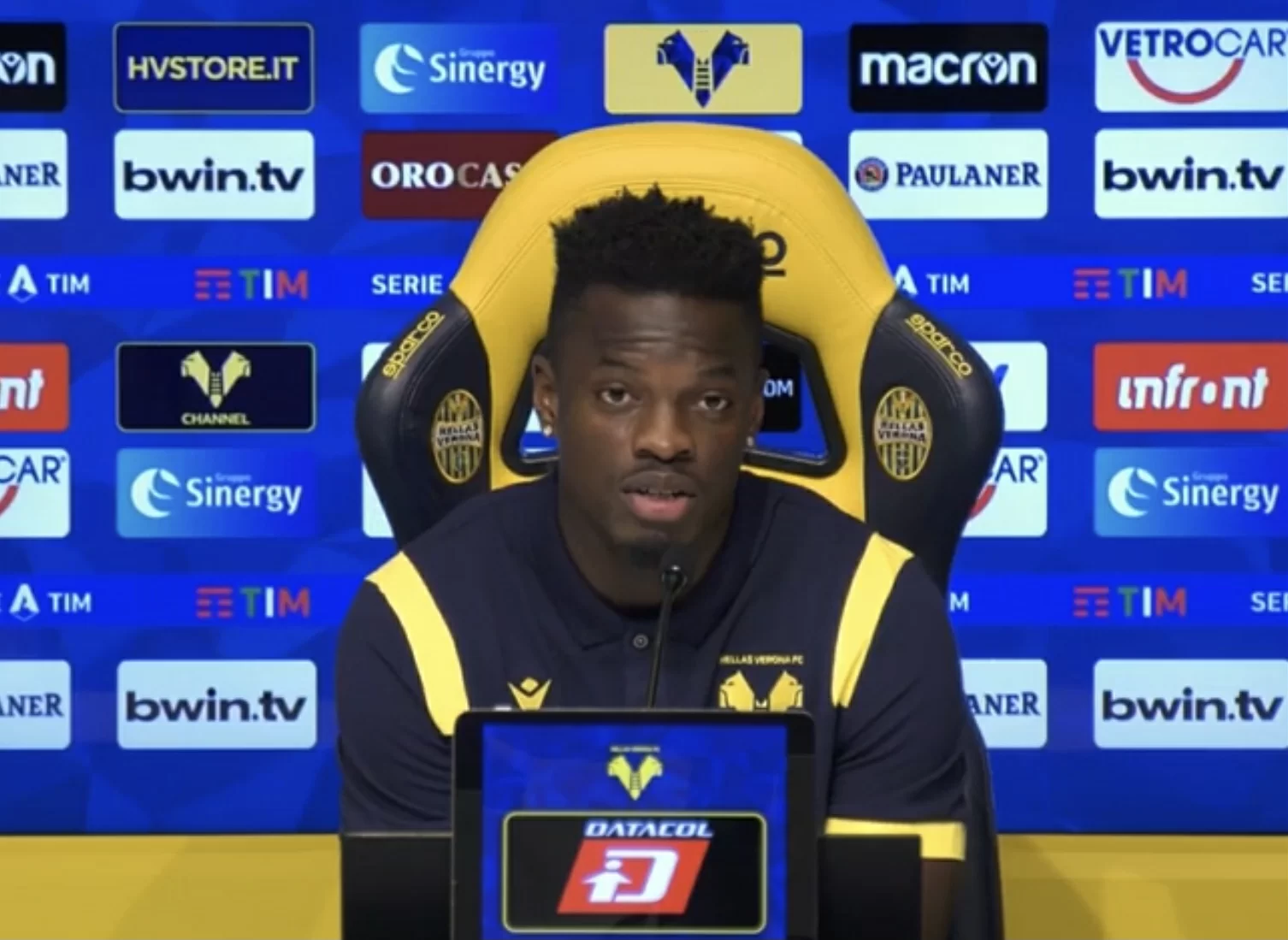 Verona, si ferma Vieira: il centrocampista salta il Milan