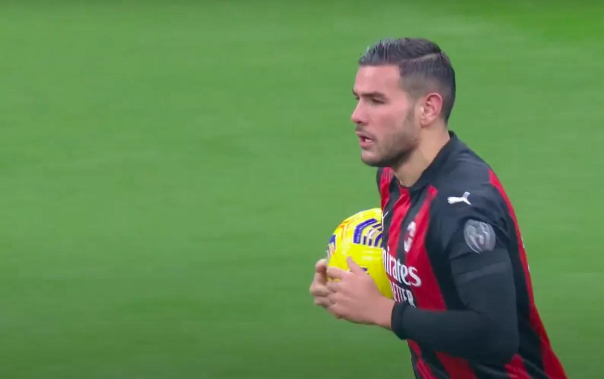 Sky – Theo Hernandez ci sarà contro il Sassuolo: affaticamento smaltito