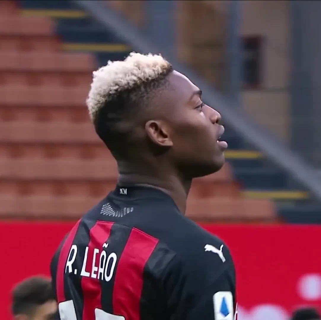 Leao: “Ibra? Giocavo con il suo personaggio alla PlayStation 4”