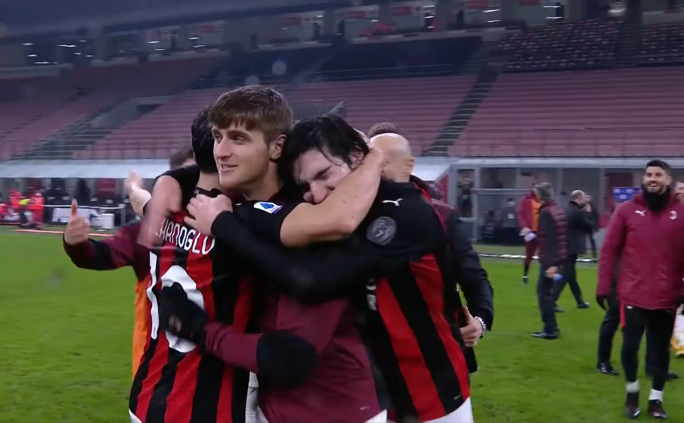 Milan primo in classifica a Natale dopo 10 anni