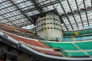 Lo stadio di San siro senza fumo dal 2021
