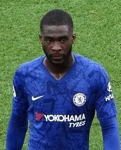 Tutto fatto per Tomori: giocatore in Italia nelle prossime ore