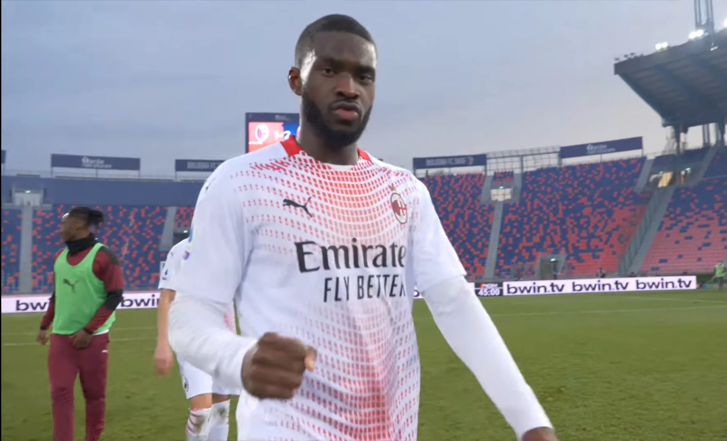 Tomori: “Il derby sarà una partita molto intensa, speriamo di tornare in vetta alla classifica”