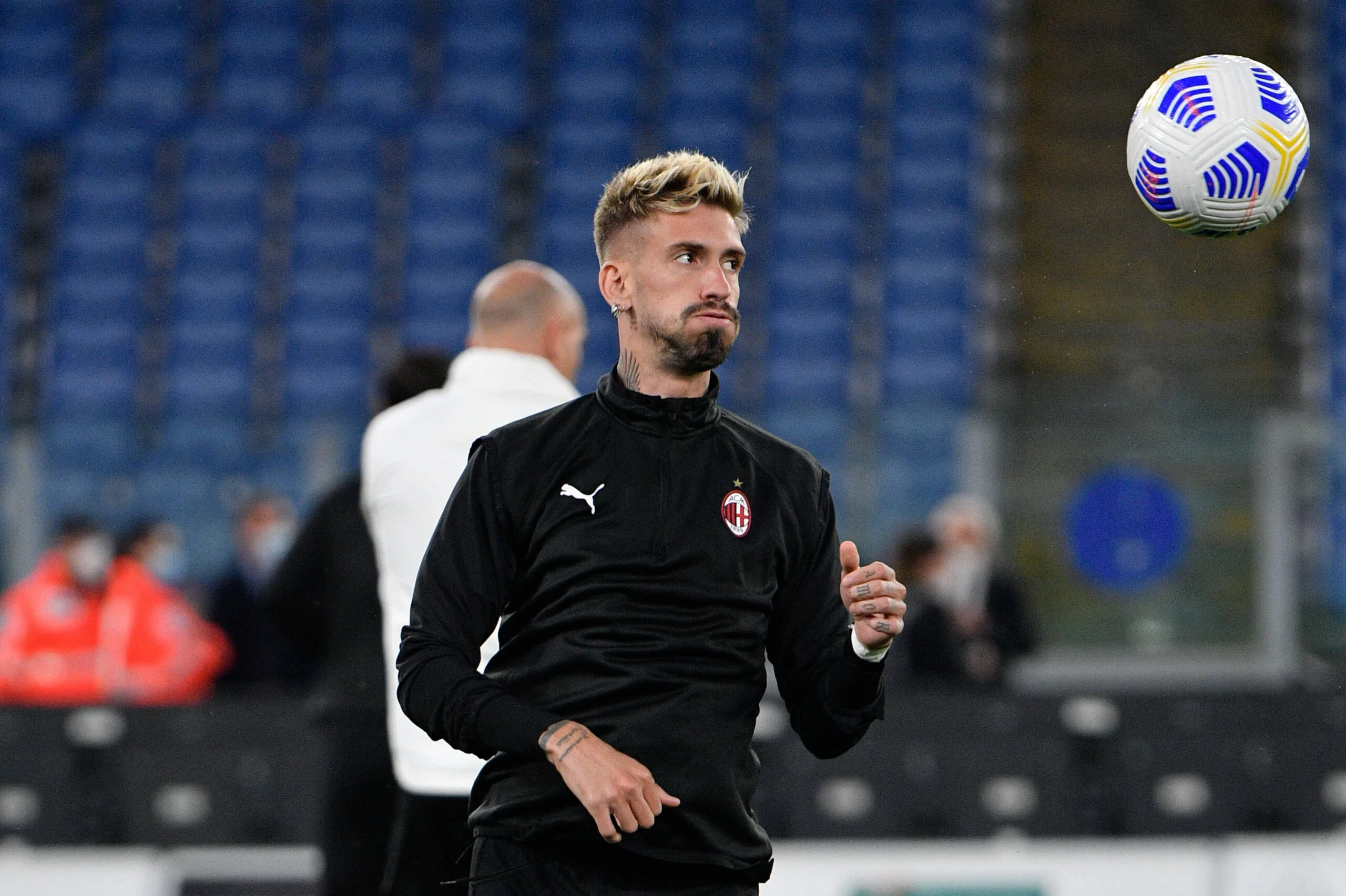 Il Milan tenta lo scambio Castillejo-Gomez