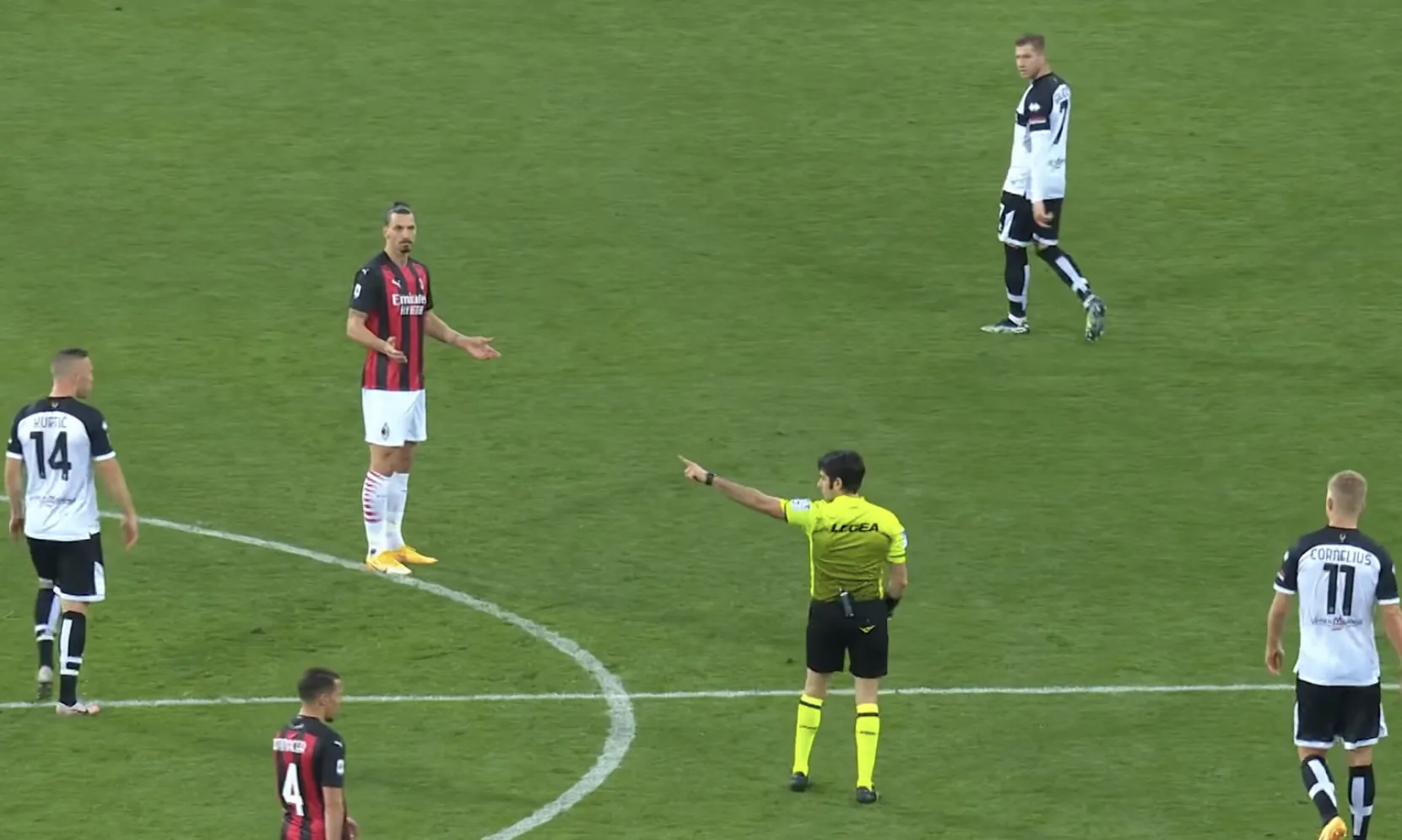 Milan, Ibra graziato ma la sentenza lascia molti dubbi