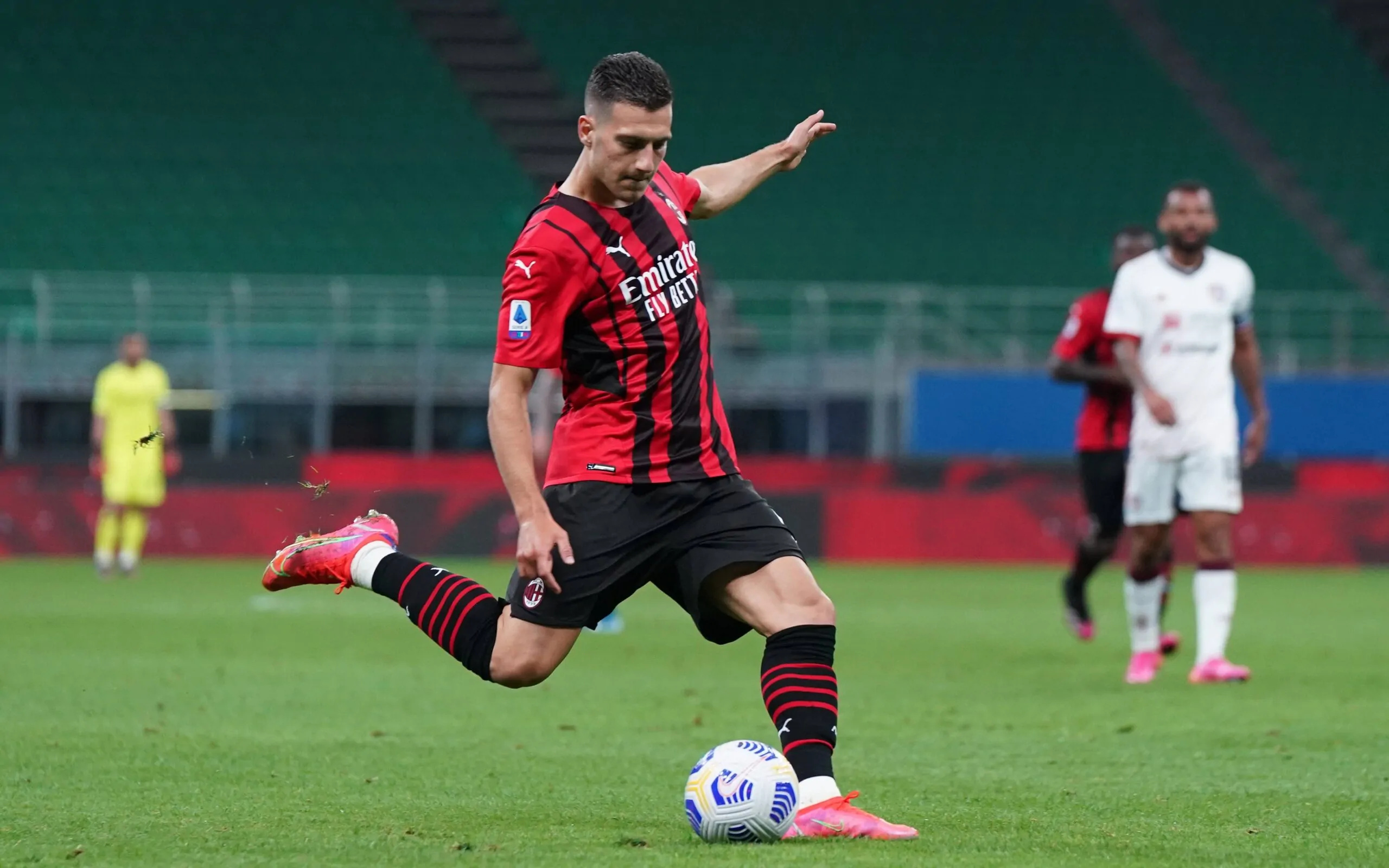 Dalot a Milan Tv: “Dobbiamo vincere la prossima partita. Ora testa bassa e lavorare”