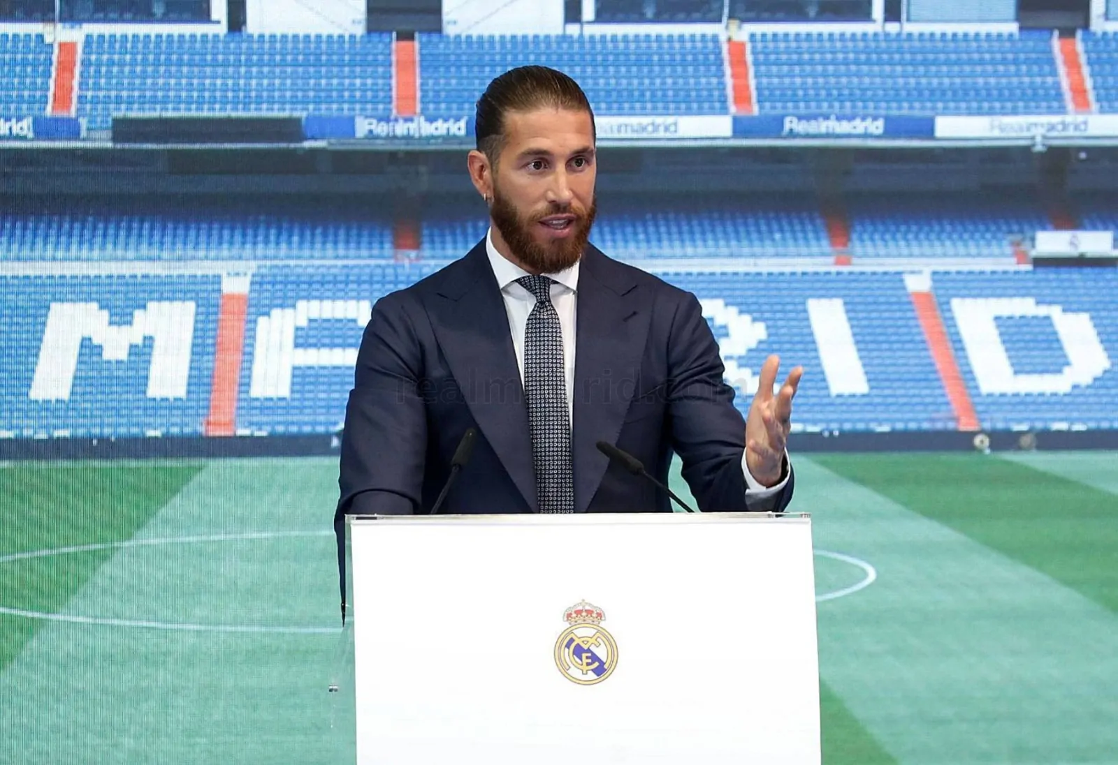 Ramos-Milan: il contatto c’è stato. Ma il difensore chiede troppo