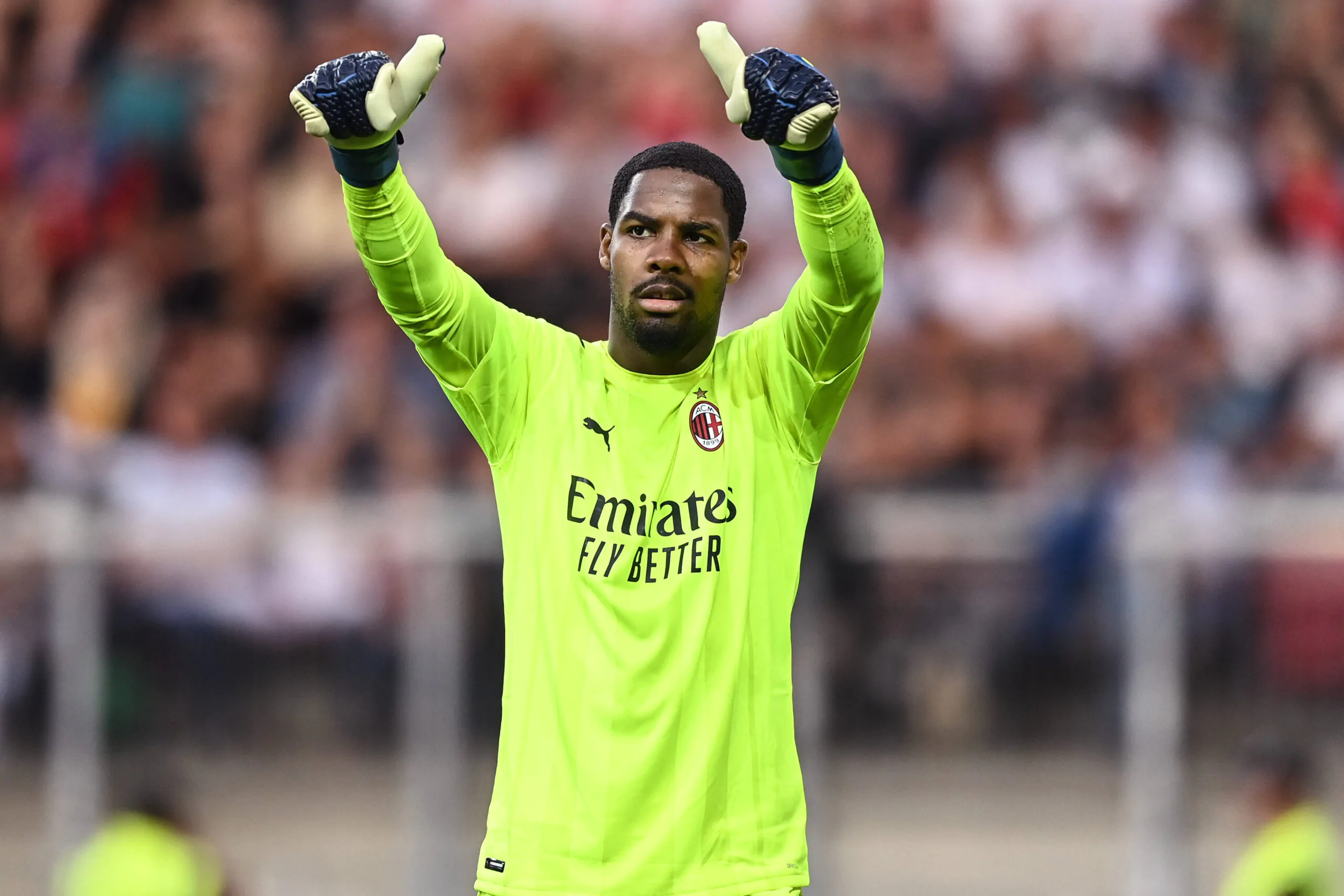 Il pre-campionato perfetto di Maignan: zero gol subiti e un rigore parato. Ma da lunedì si fa sul serio