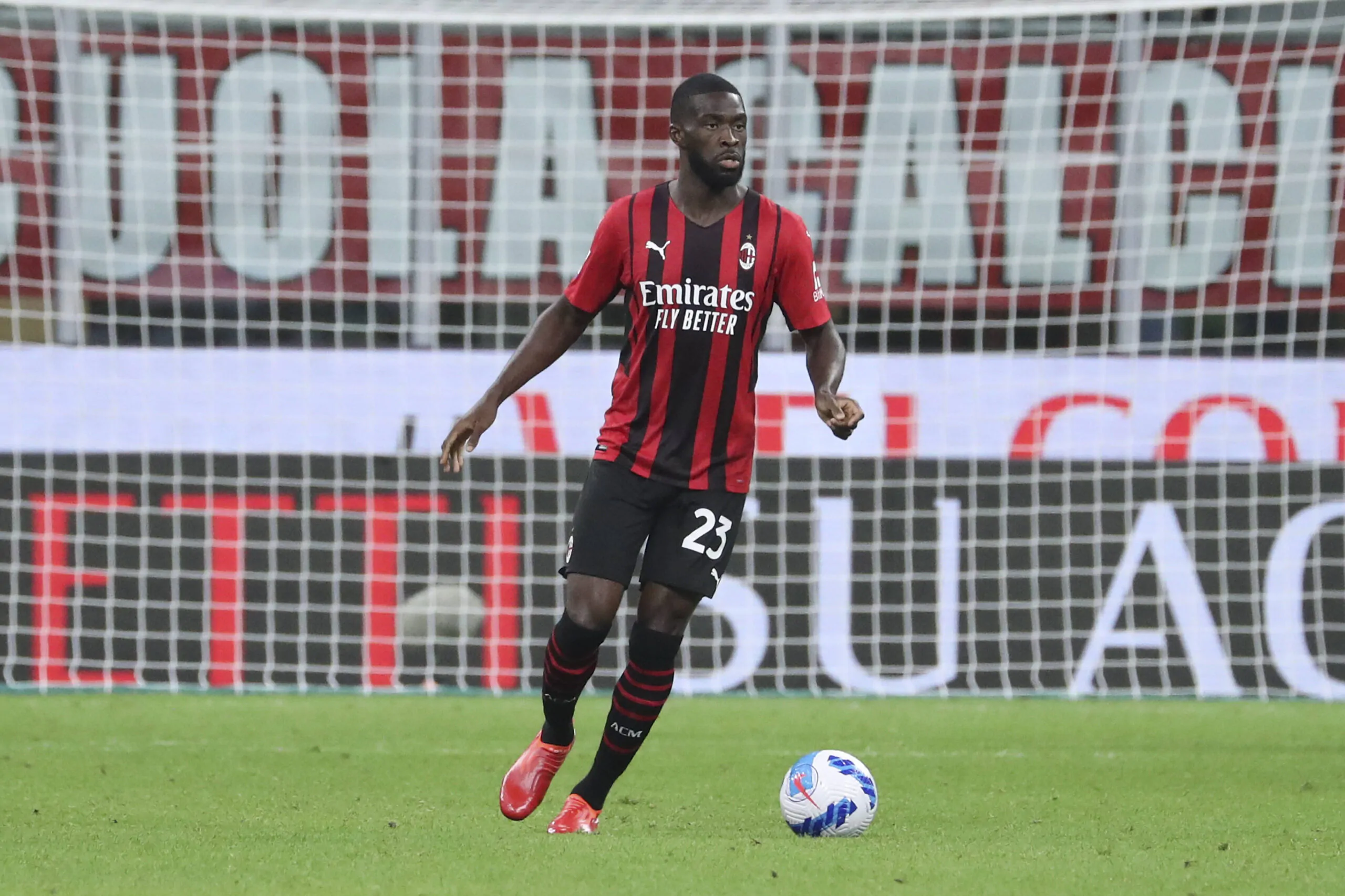 Tomori: “Al Milan è in corso una ricostruzione. Pioli? Mi vuole così”