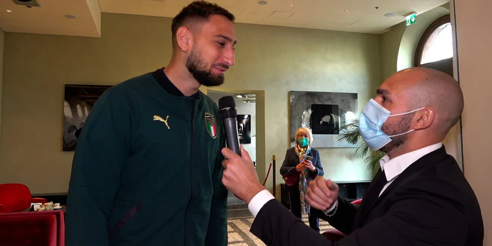 video donnarumma iene