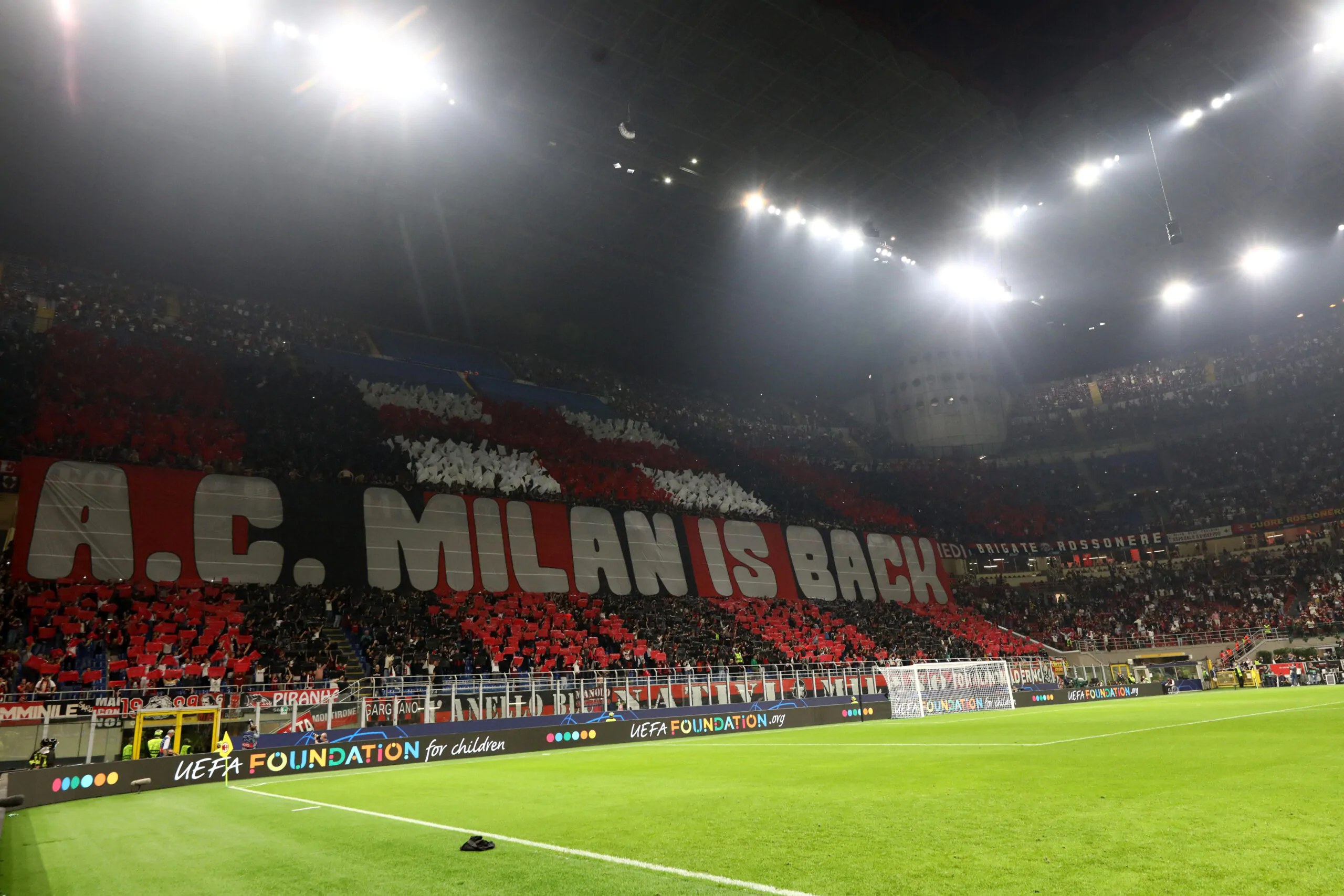 Ex Milan: un vecchio fuoriclasse rossonero eletto presidente del club