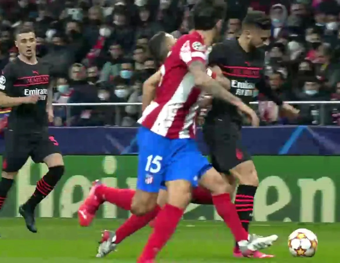 Giroud-Gimenez, non solo duello fisico. Tra i due è successo questo!