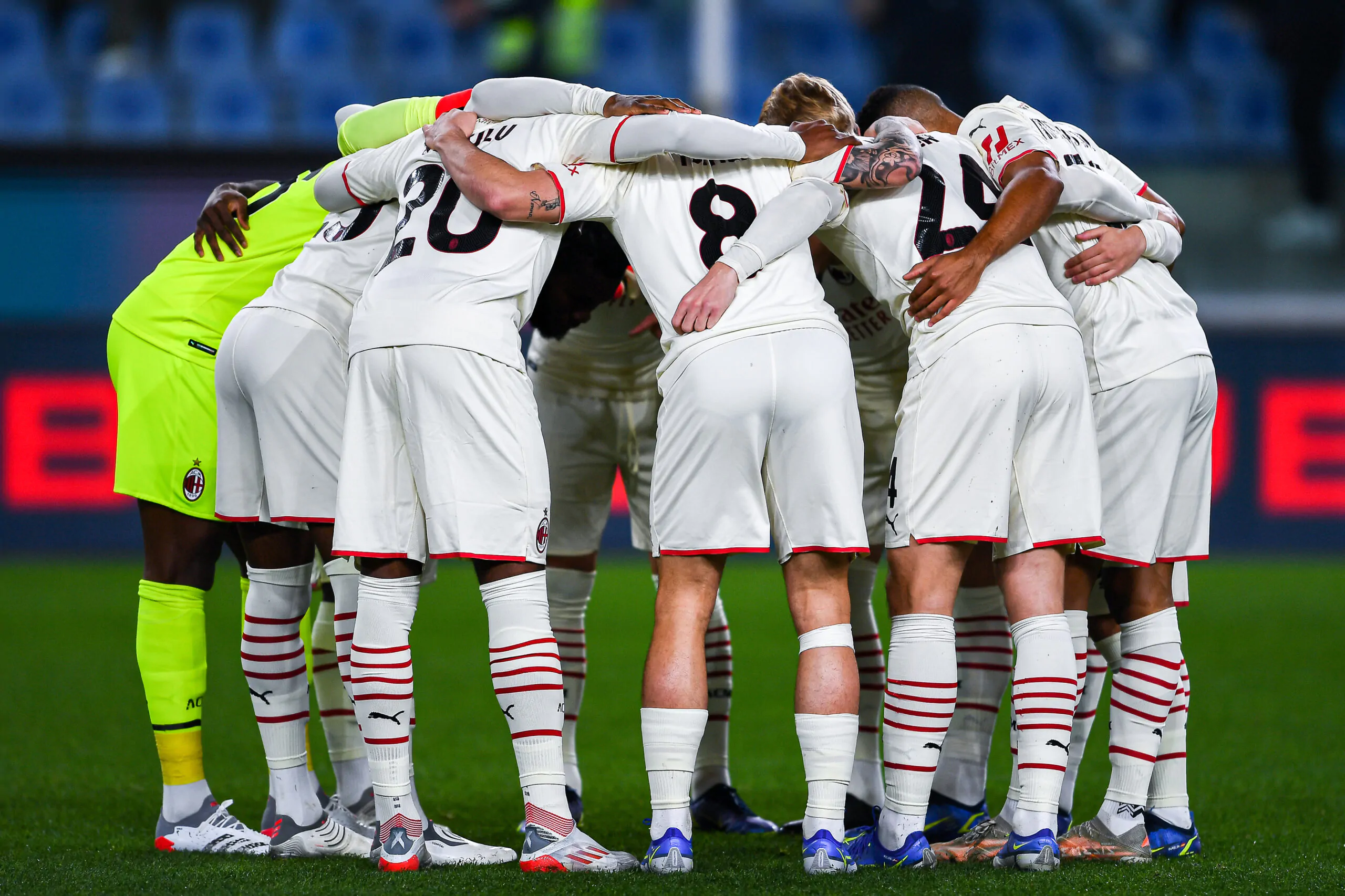“Il Milan si sta godendo un grande giocatore”, le parole dell’allenatore sul talento rossonero