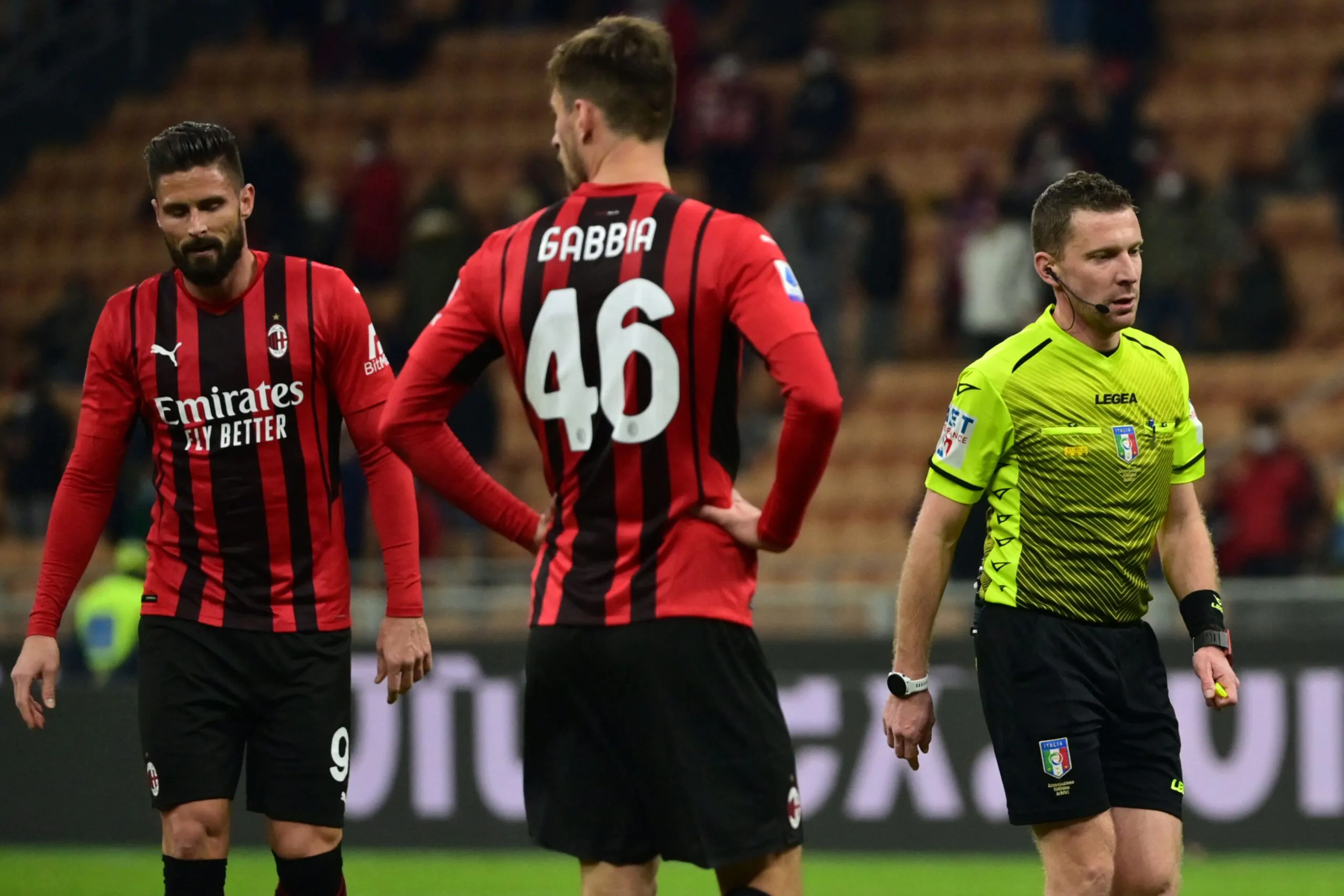 Milan-Spezia, arriva la decisione per Serra: batosta per l’arbitro!