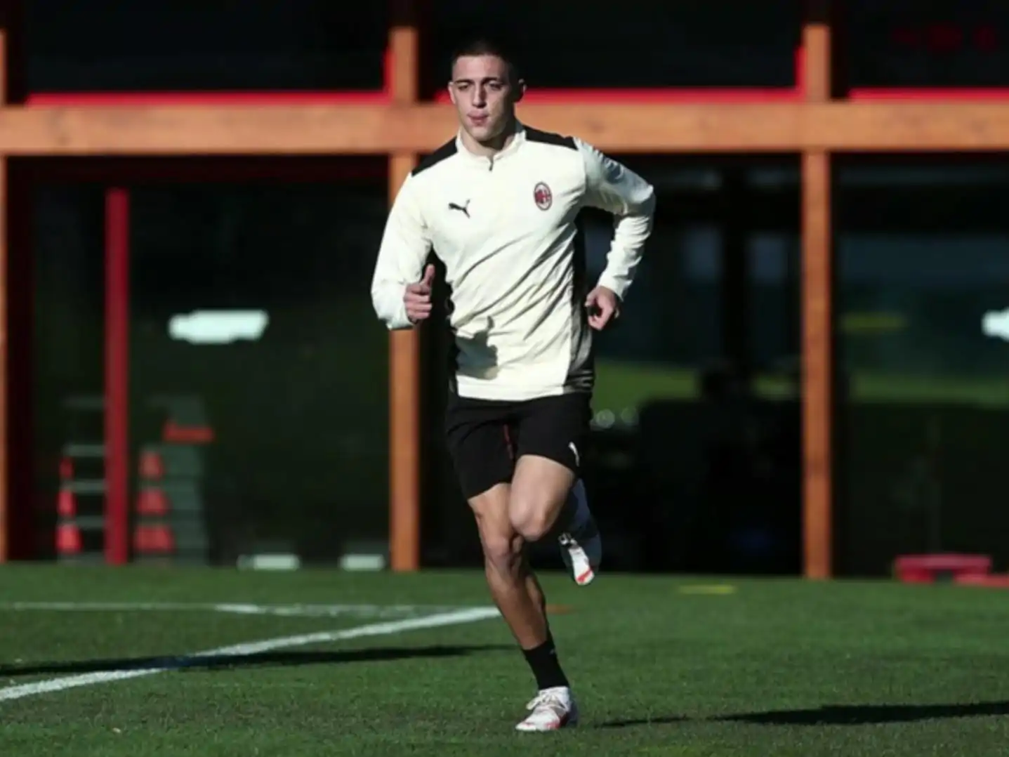 Lazetic il nuovo Vlahovic? Risponde lo zio del rossonero!