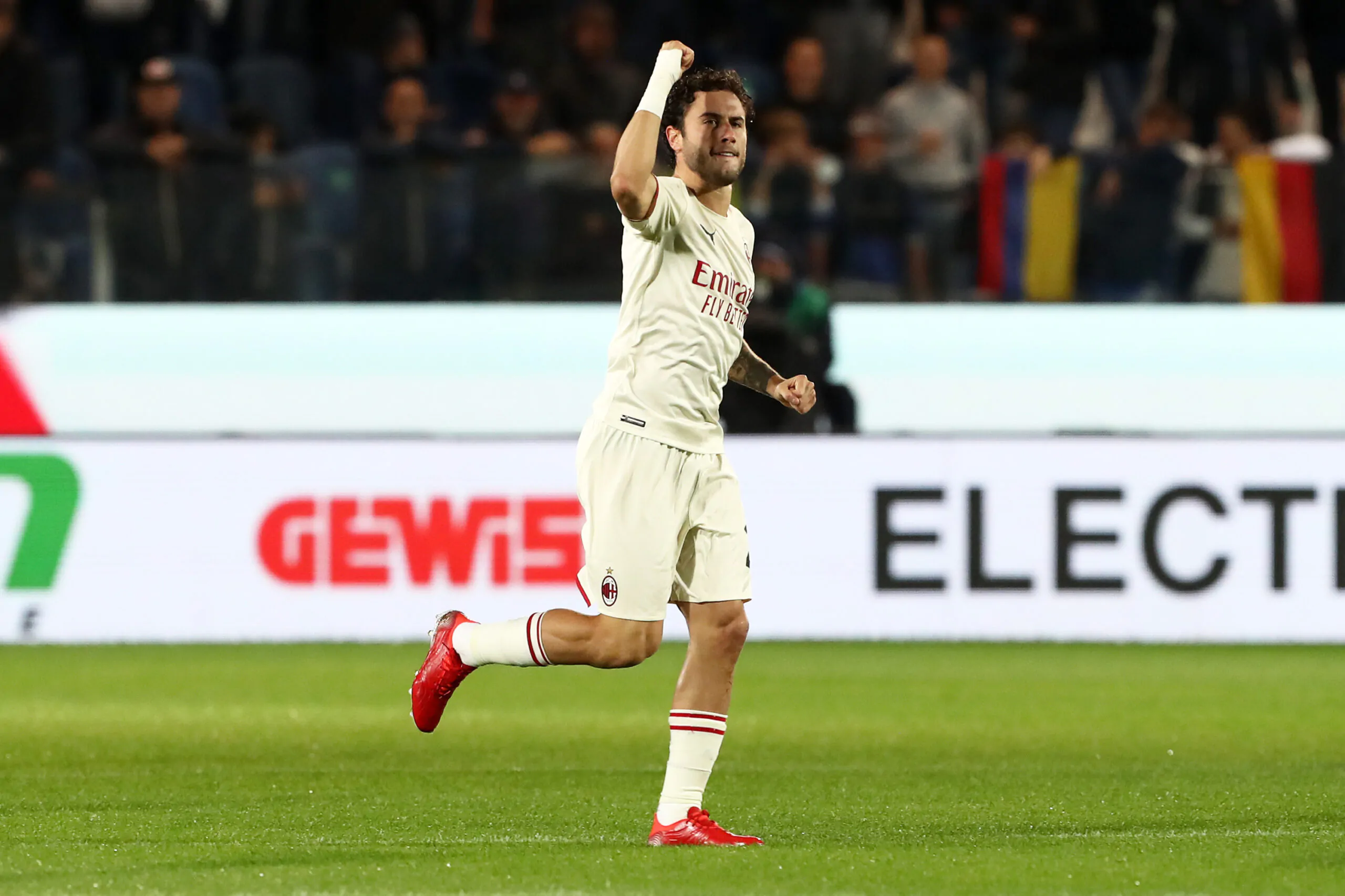 Calabria si racconta: “Negli ultimi anni non era il vero Milan. Adesso la società ha un obiettivo”