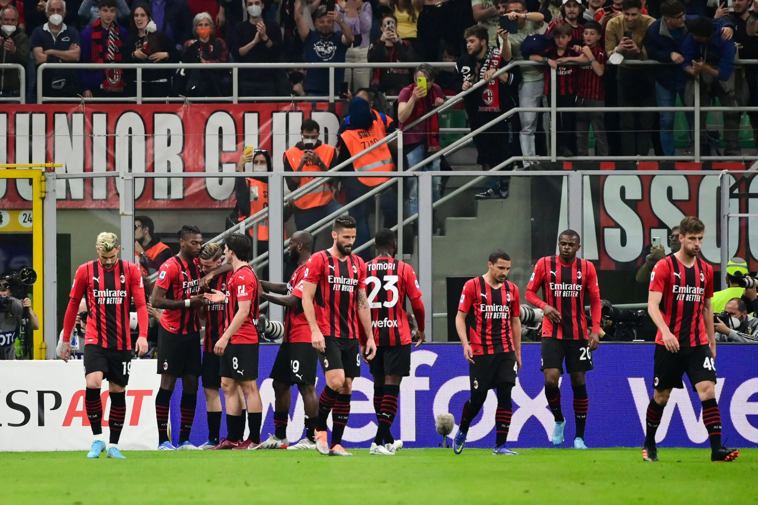 Indiscrezione sul Milan, come sarà la nuova maglia rossonera (FOTO)