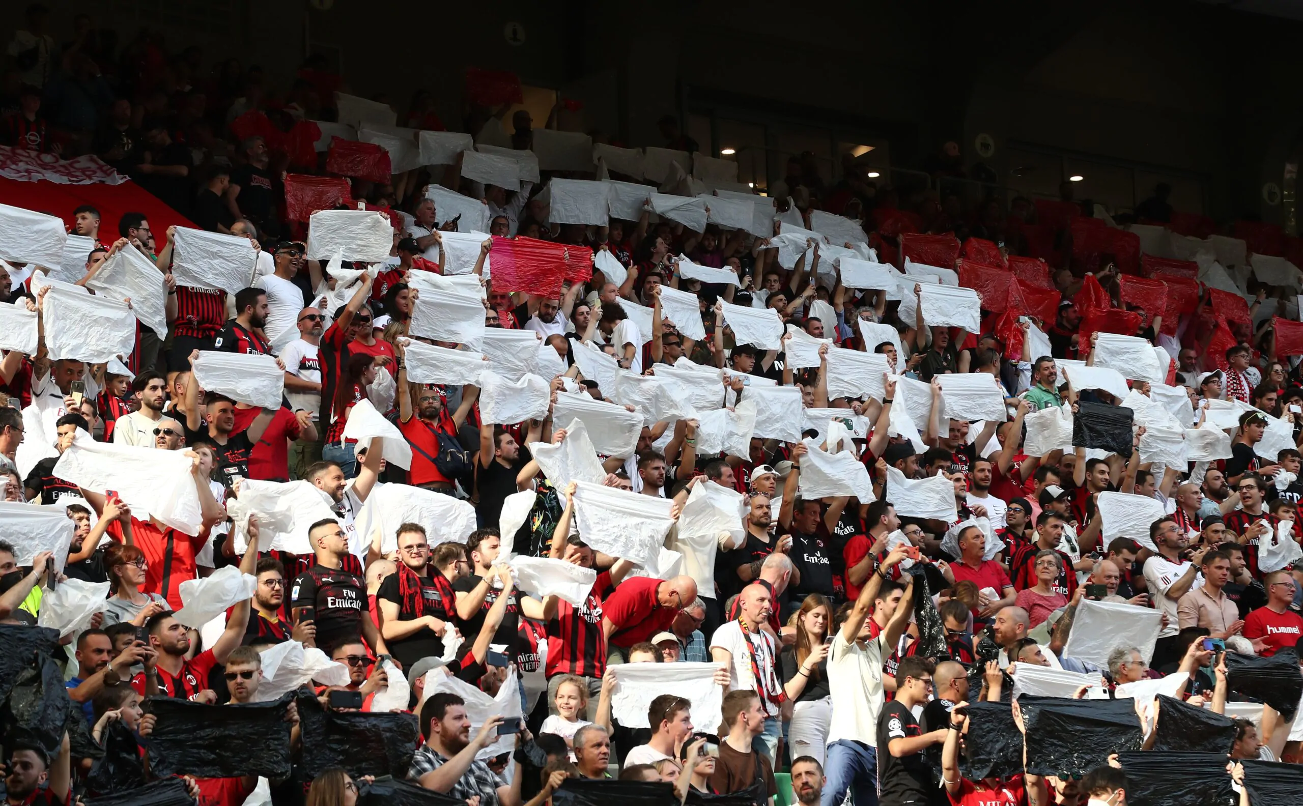 Boom campagna abbonamenti Milan, società entusiasta: il dato!