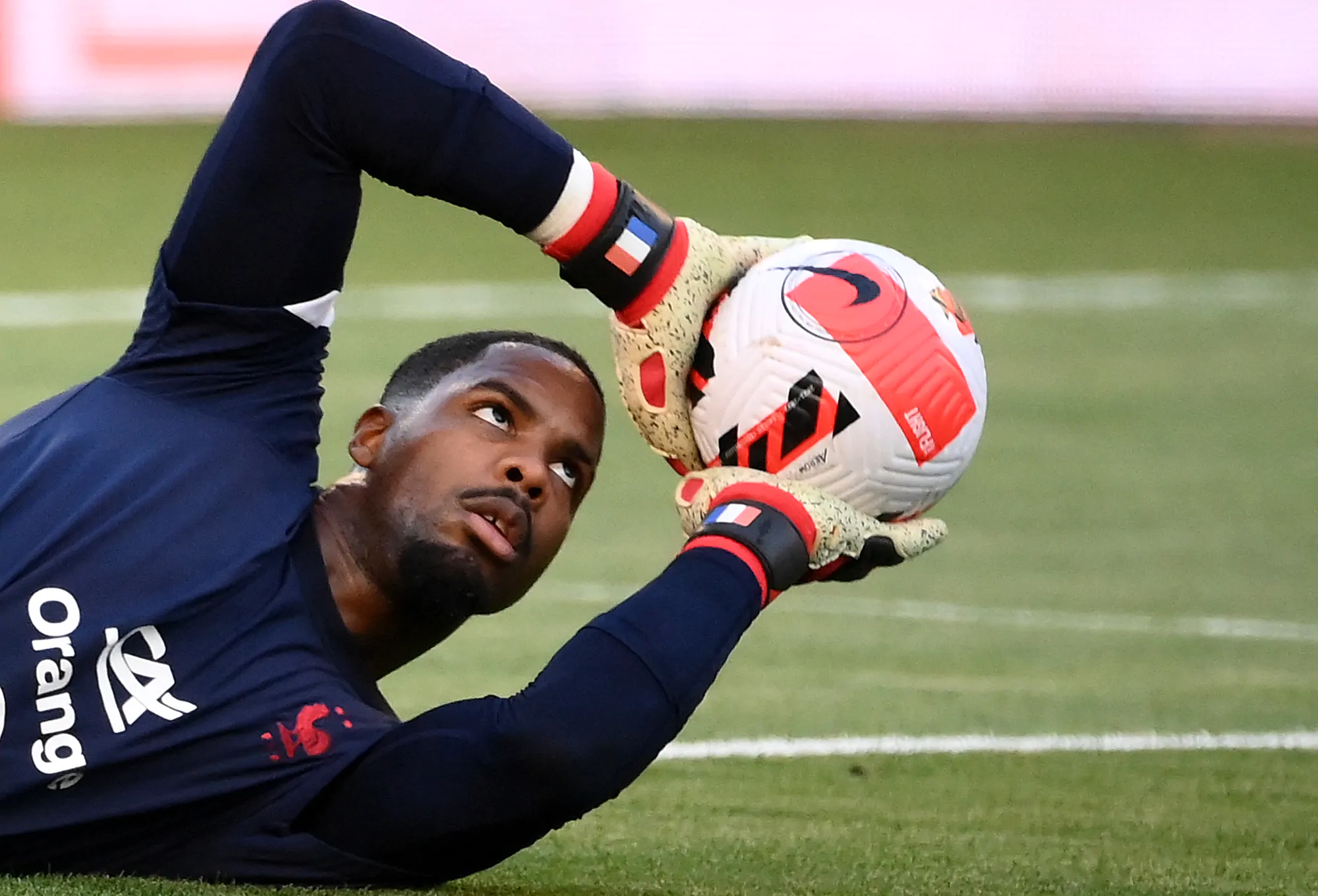 Deschamps sul ballottaggio tra Lloris e Maignan: “Devo farlo finché gioca così!”