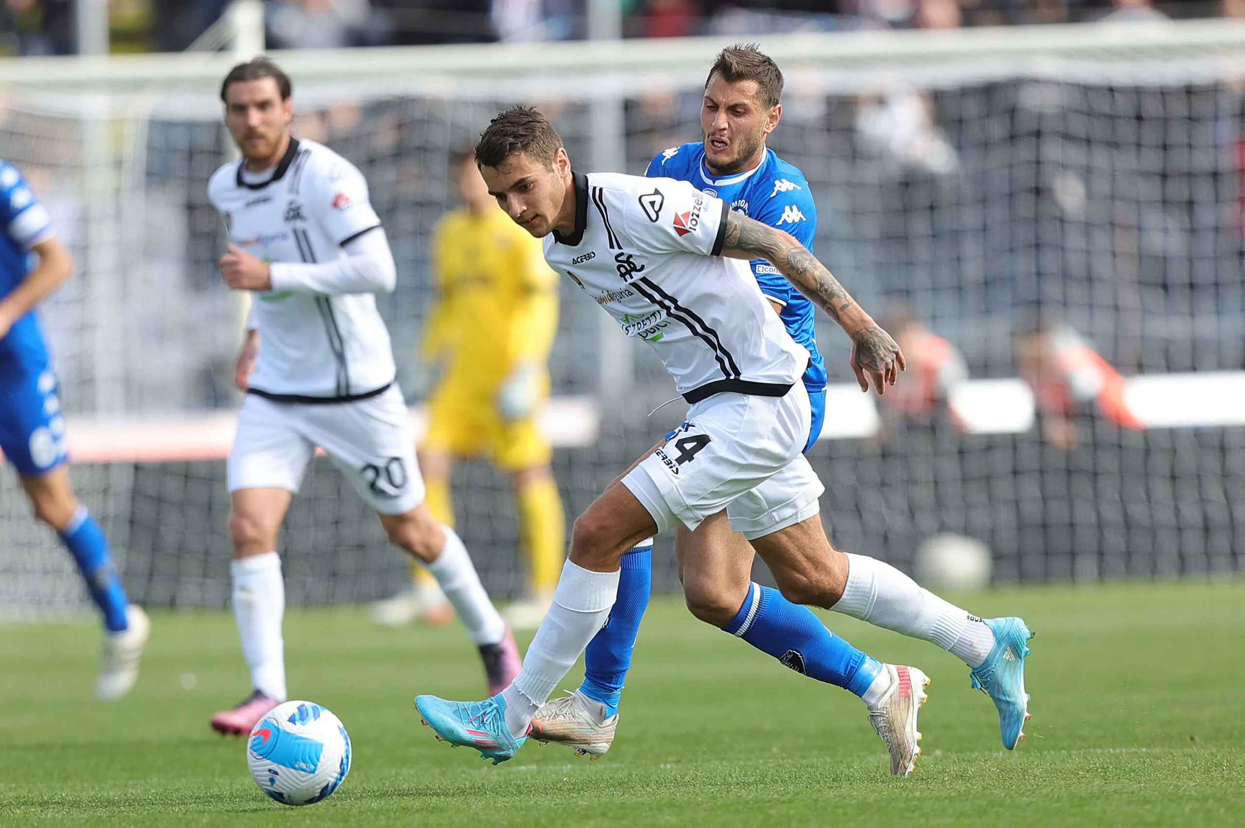 Piace al Milan, ma niente accordo per Kiwior: aumenta la concorrenza