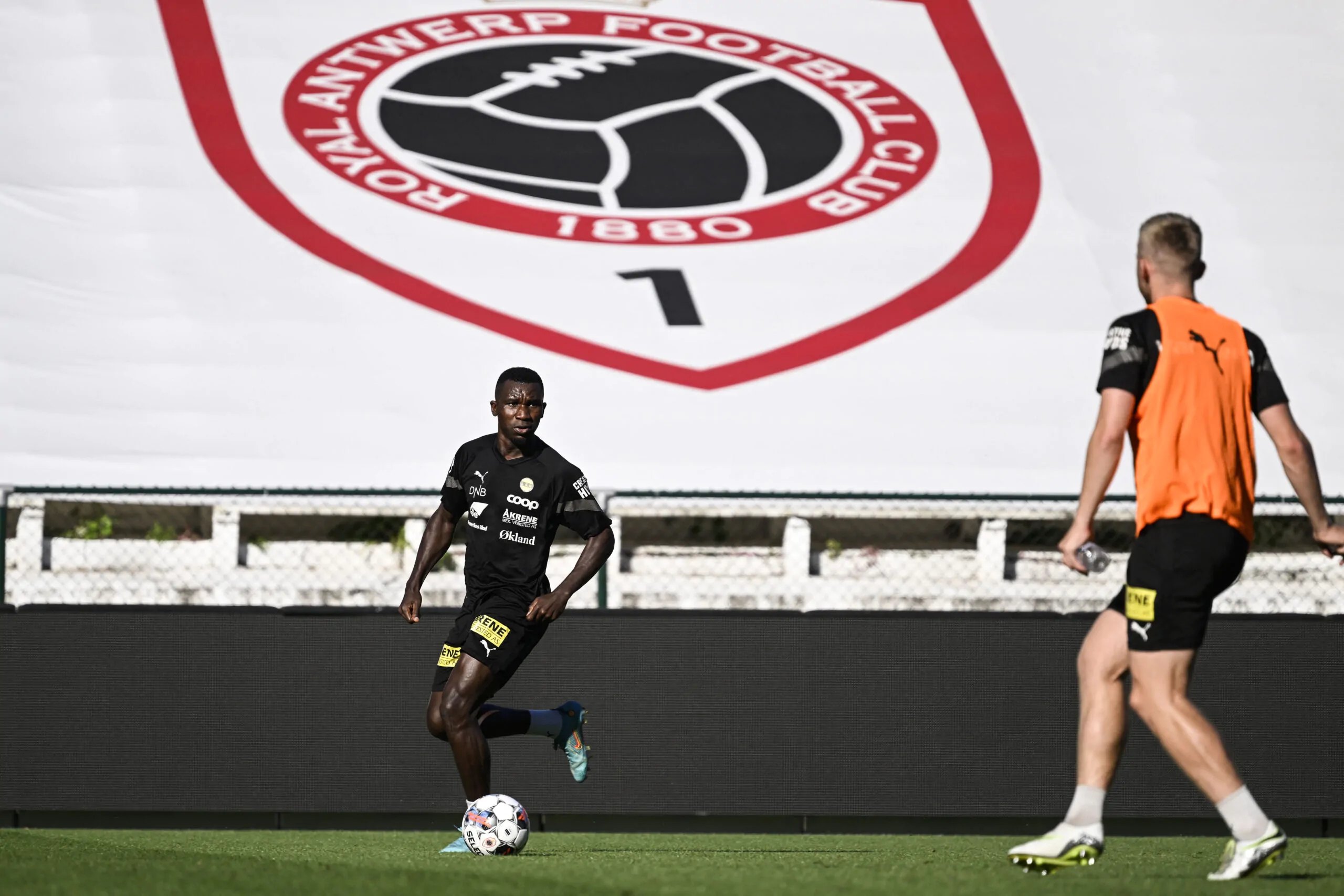 Calciomercato Milan, svolta per Onyedika: la decisione