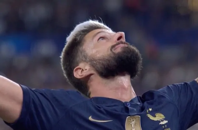 Azione spettacolo e rete bellissima, show con la Francia: che gol di Giroud (VIDEO)
