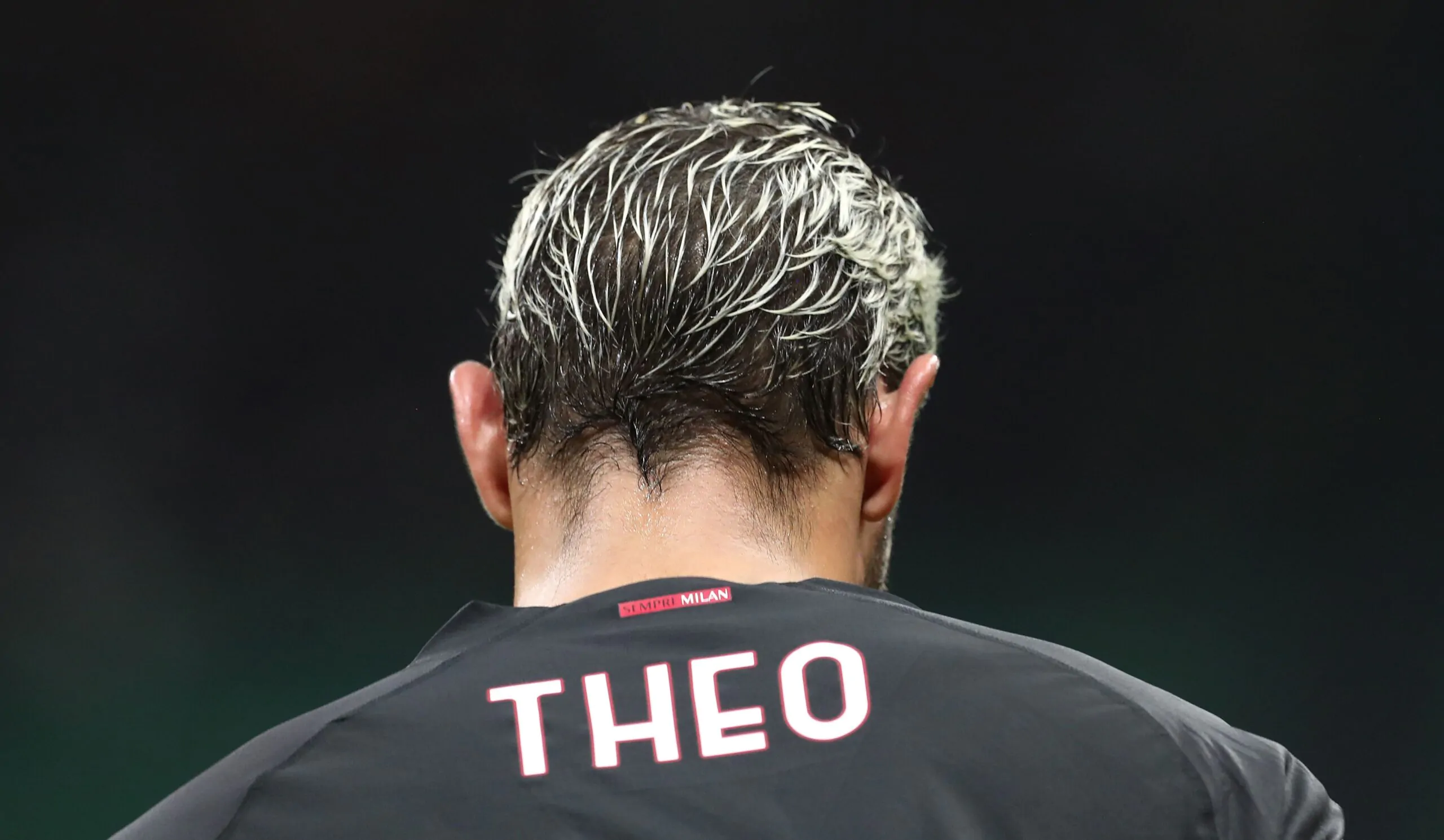 Theo Hernandez snobbato? “È lui il miglior terzino della Serie A”