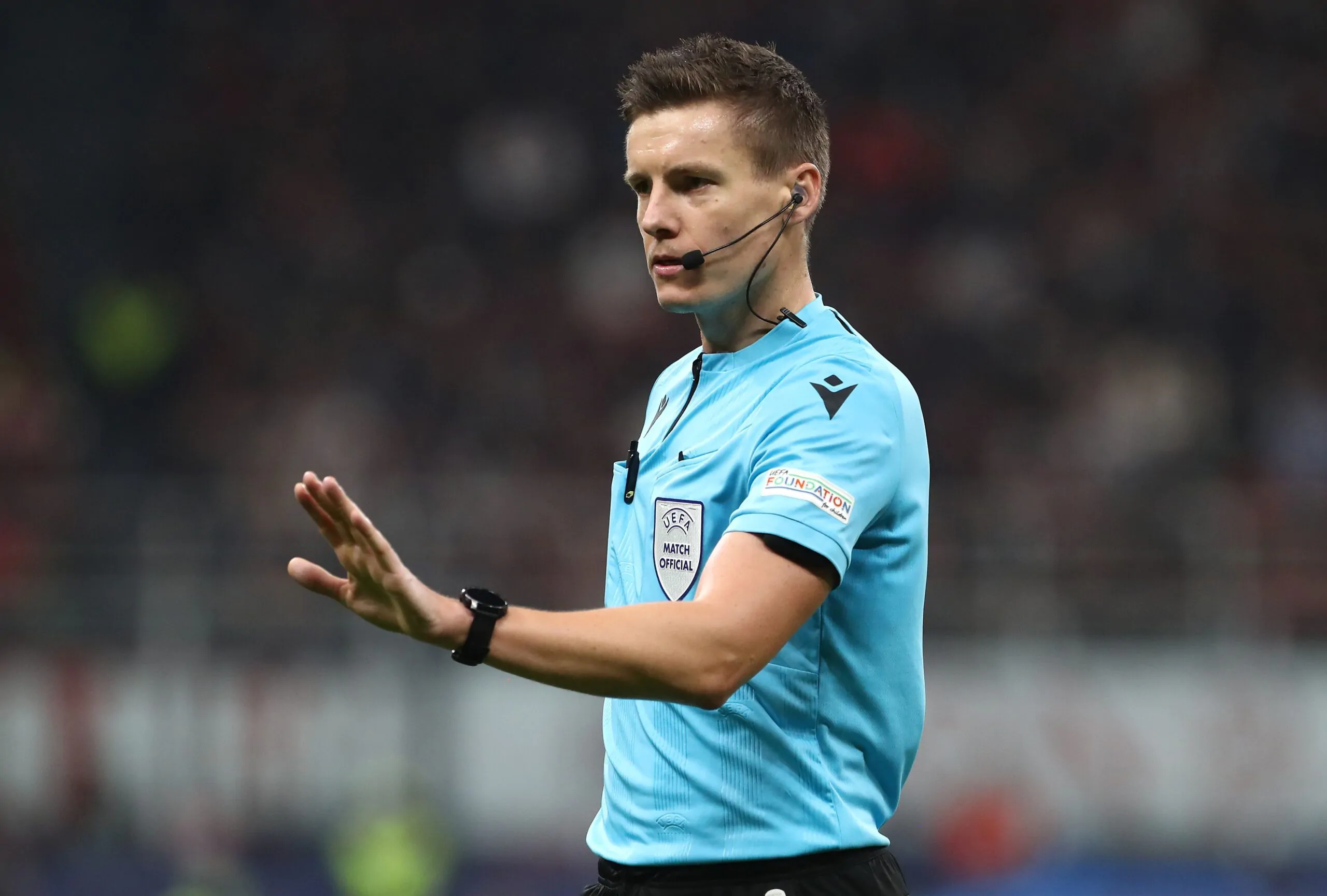 L’ex arbitro condanna Siebert: “Un rigore che uccide lo sport”