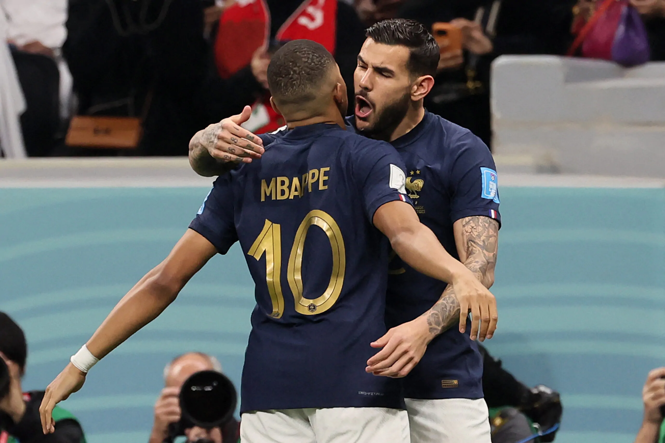 La Francia batte il Marocco e vola in finale del Mondiale: decisivo Theo Hernandez!