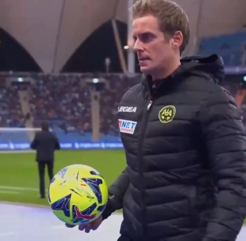 Perché i palloni dei gol della Supercoppa vengono conservati in una teca? Il motivo!