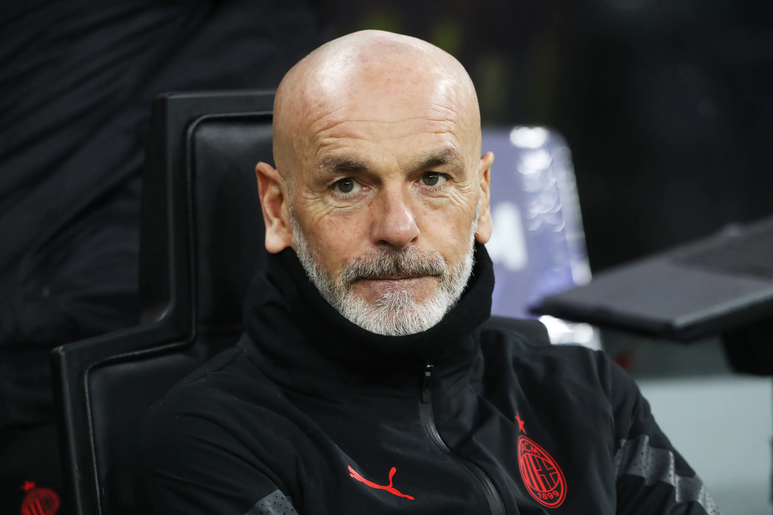 Dure critiche a Pioli: “La difesa a 3 al Milan crea confusione”