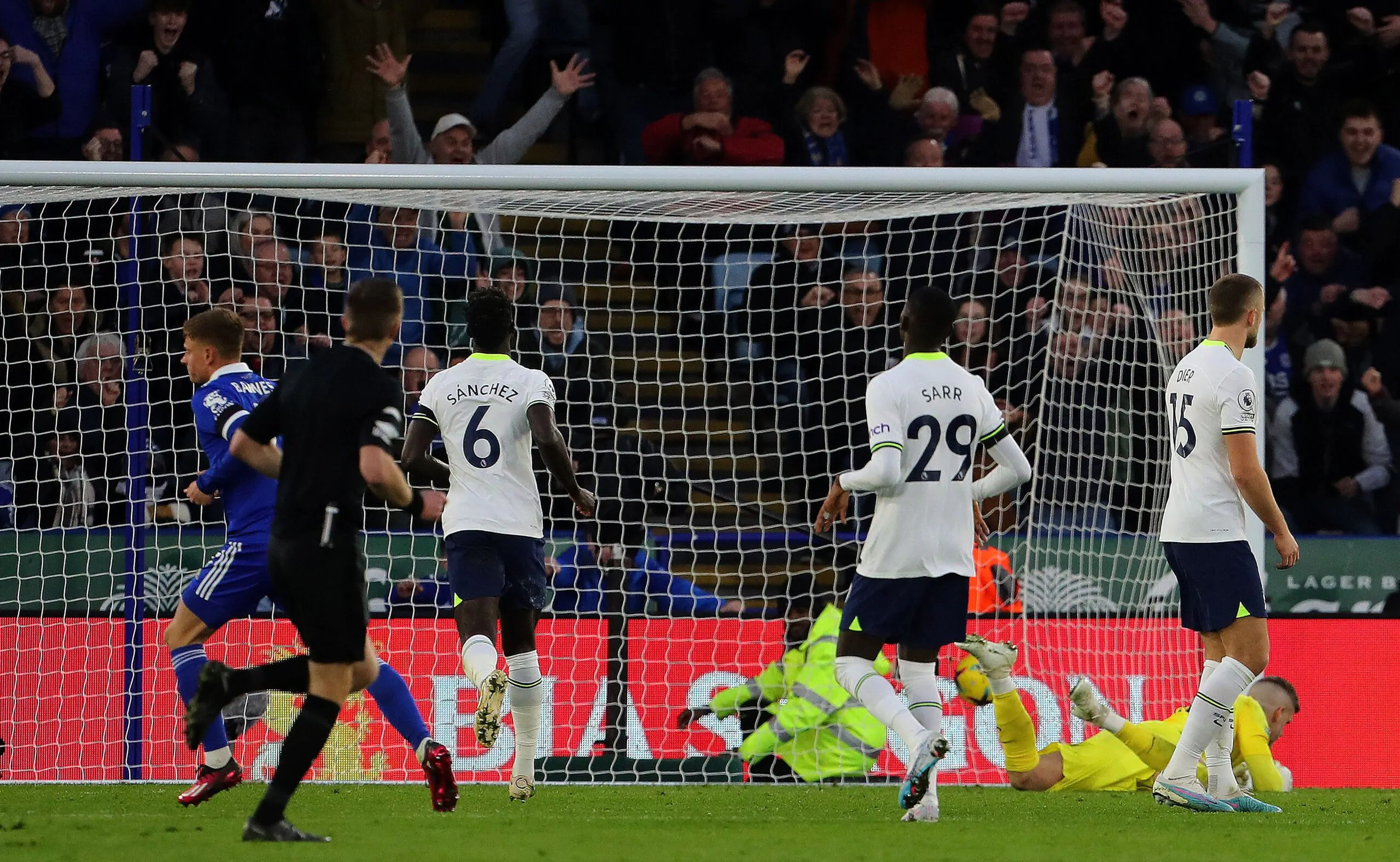 Verso la Champions, pesante sconfitta per il Tottenham: subisce un poker in casa del Leicester