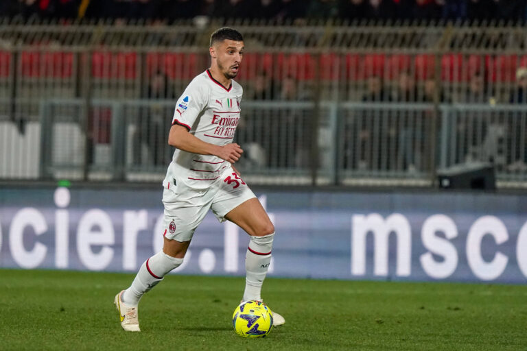 Krunic in campo durante Monza-Milan