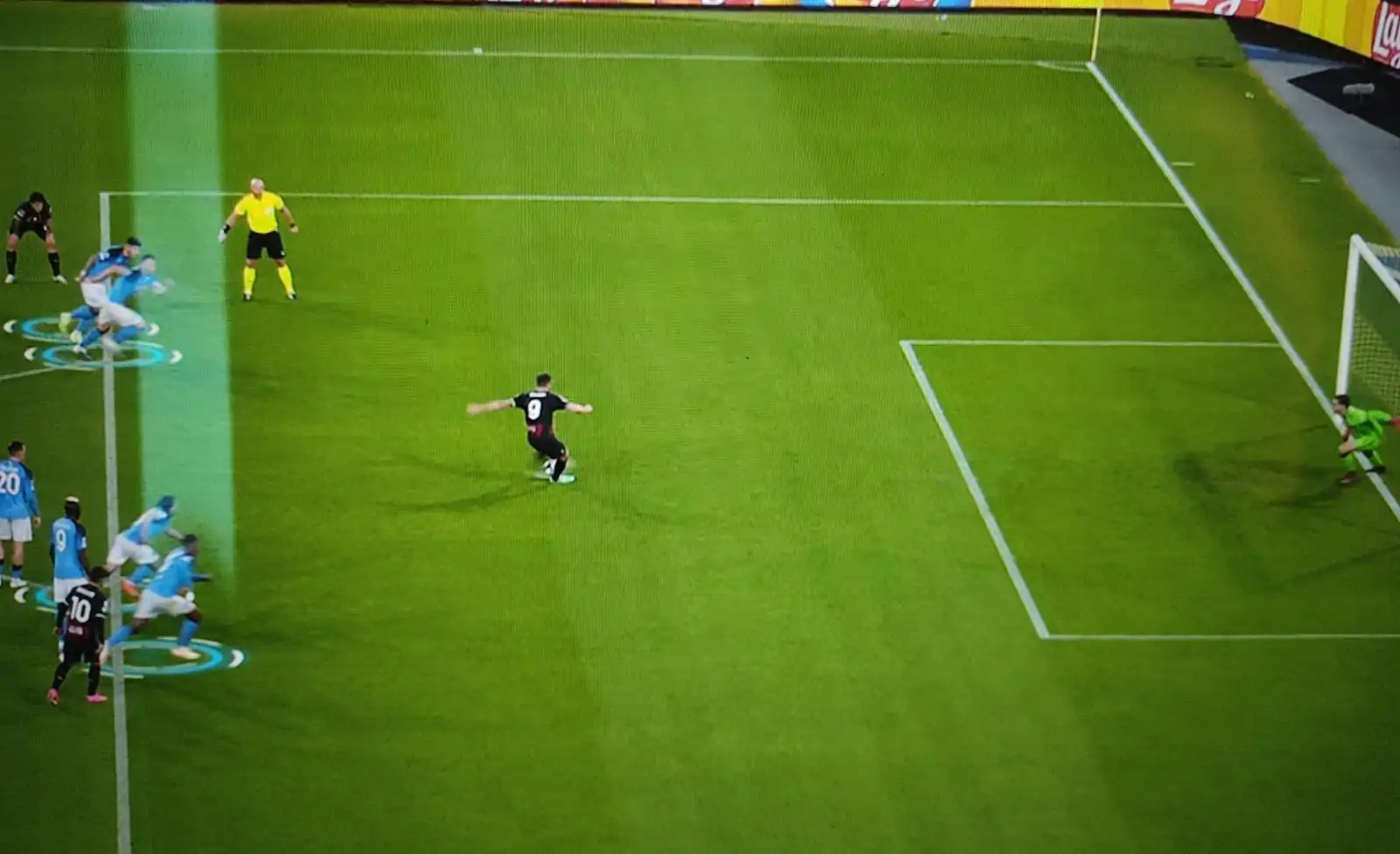 Il rigore di Giroud era da ripetere? Cosa dice il regolamento
