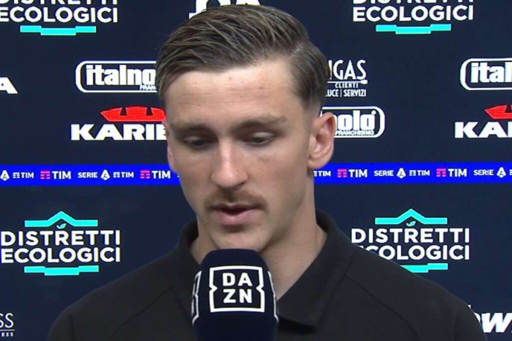 Alexis Saelemaekers nel pre-partita di Spezia-Milan