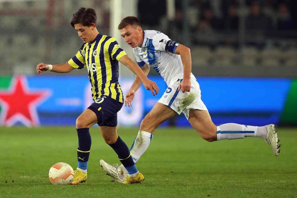 Guler accostato al Milan